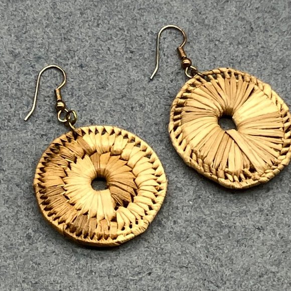 Dangle Pierced Earrings As Is Raffia Woven Disc Gold Hook Retro BoHo Rustic - Picture 4 of 6